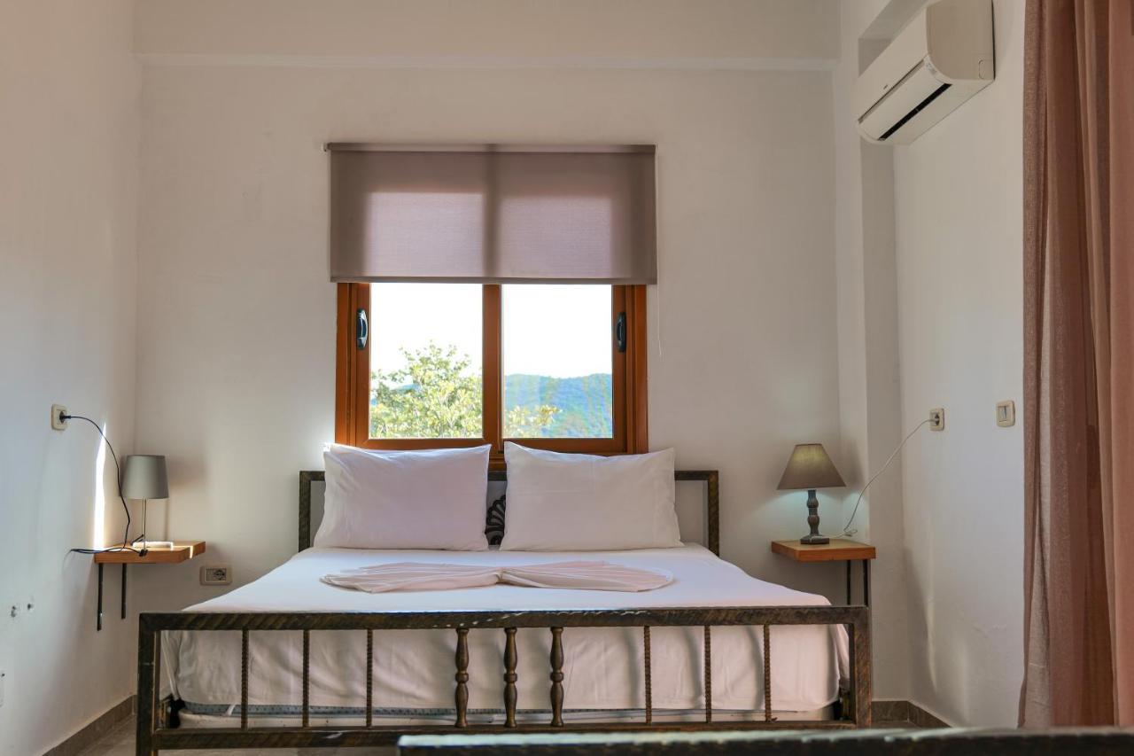 John'S Guesthouse Ксаміл Екстер'єр фото