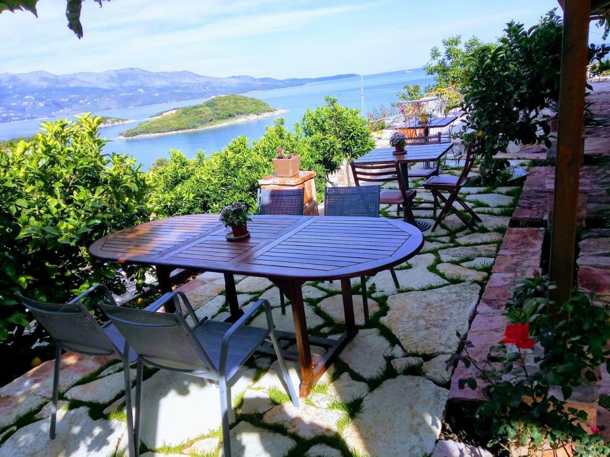 John'S Guesthouse Ксаміл Екстер'єр фото